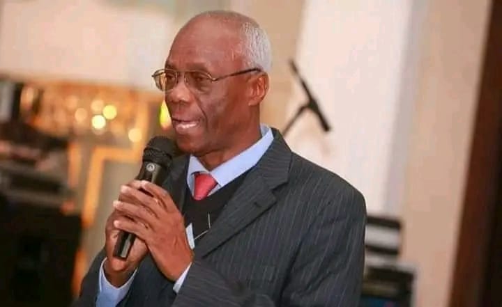 Ministro Evans Escouflair acusado de violar a menores