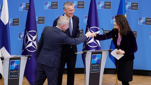 La Finlande officialise sa demande d'adhésion à l'OTAN